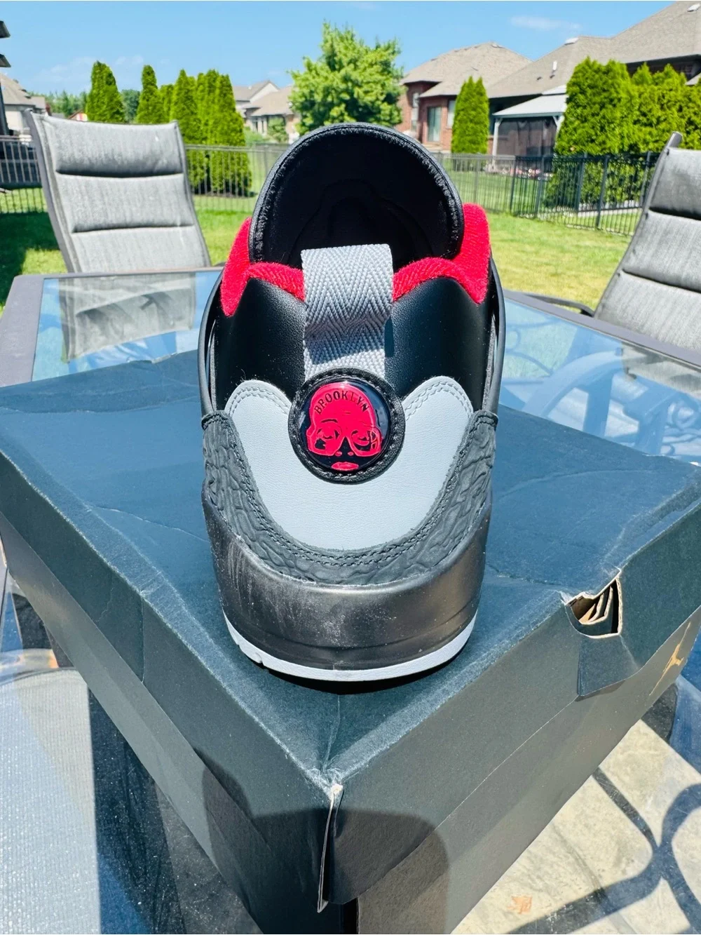 Classic Men's Black and Red Golf Shoes